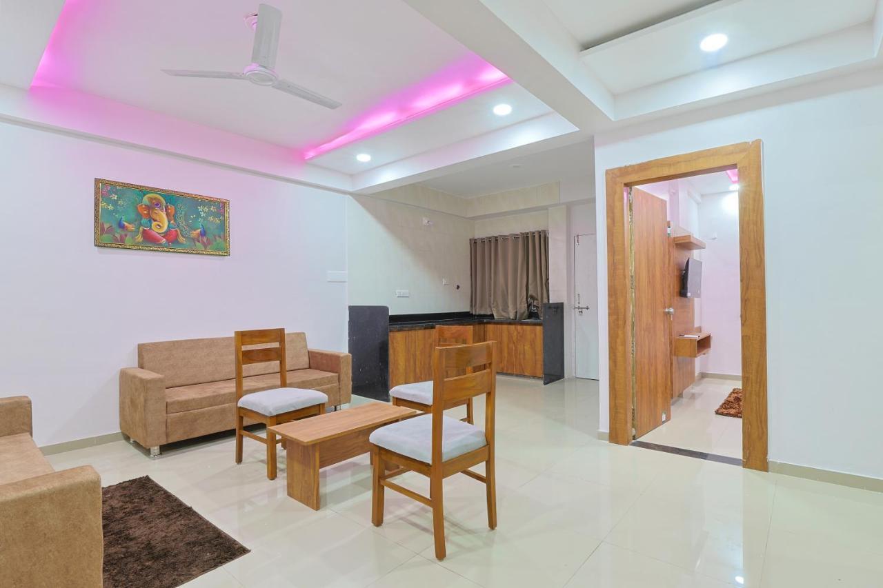 Hotel Monville Group Vadodara Exterior photo