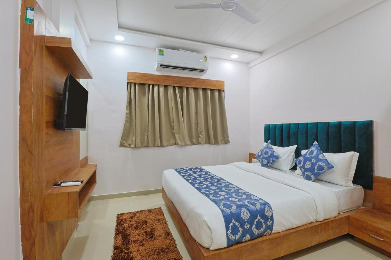 Hotel Monville Group Vadodara Exterior photo